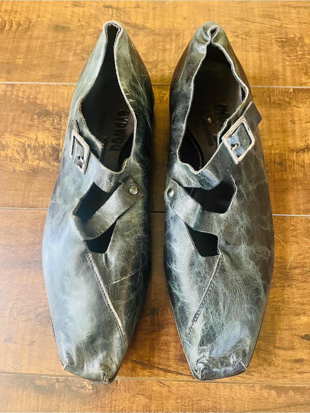Vintage Cydwoq Women's Distressed Leather Buckle Shoes in Dark Green 36